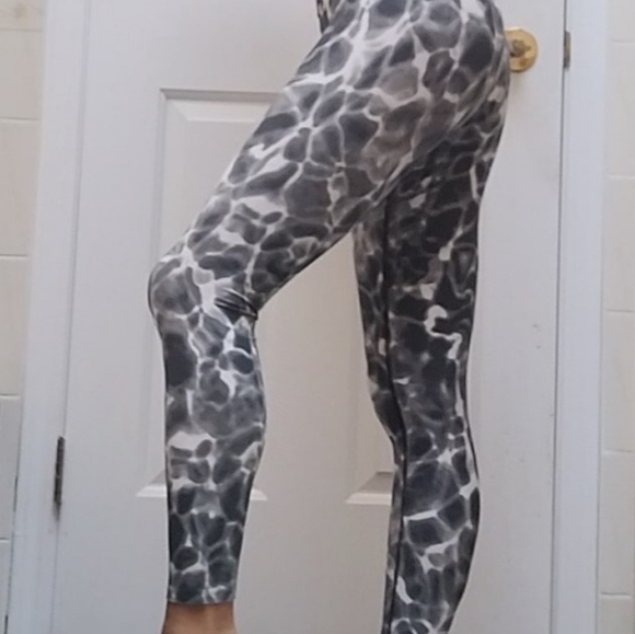 Victoria secret leggings - Picture 1 of 4